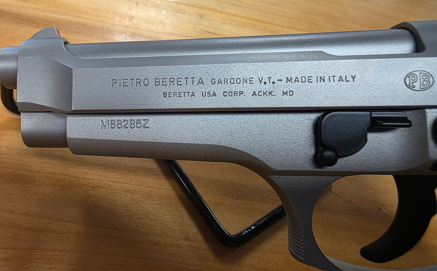 Beretta 92FS Stainless 9mm 15-round(Pre-owned)