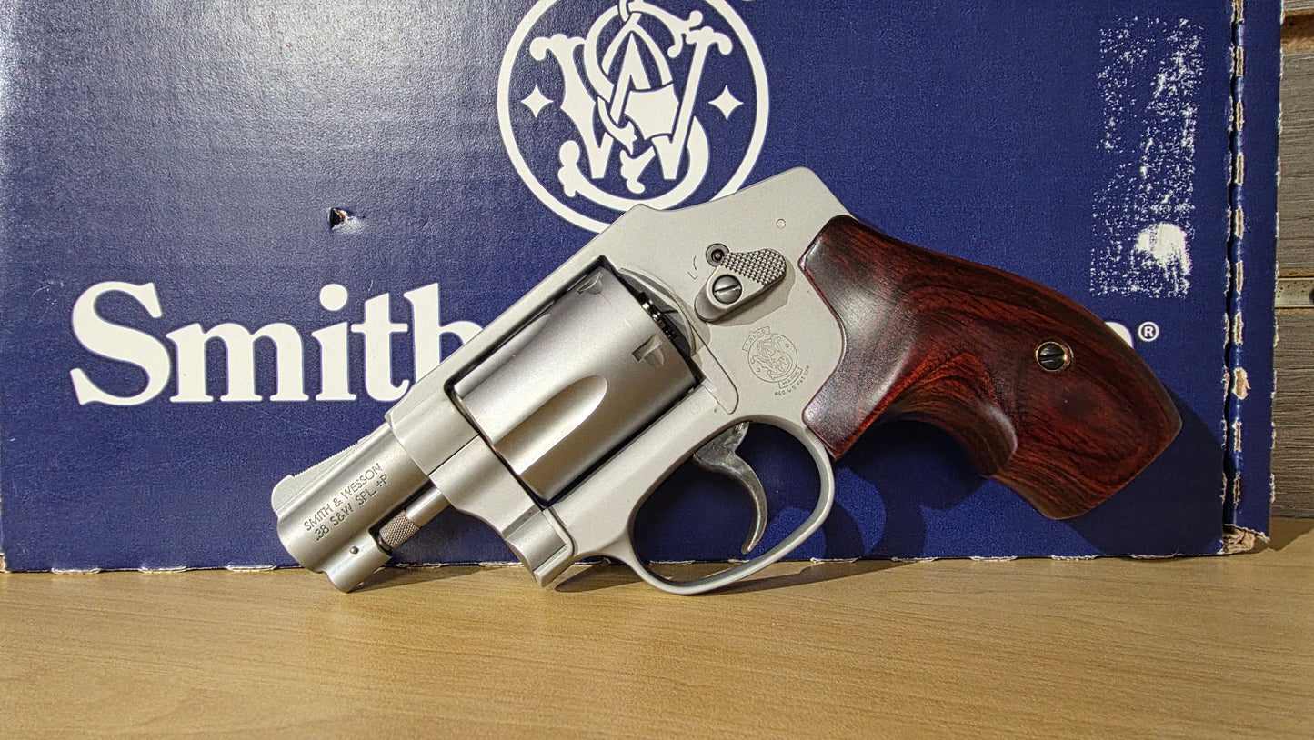 SMITH & WESSON 642-2 Lady Smith .38special Revolver (PRE OWNED)